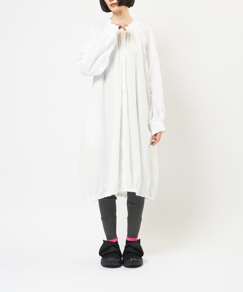 gomme(ゴム)の「ロングシャツワンピース(シャツワンピース・レディース・ブラック/ホワイト・MEDIUM)」の5枚目の写真