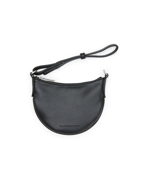 LAP(ラップ)の「HALF MOON CROSS BAG AR7AB244(メッセンジャーバッグ・レディース・ブラック/シルバー/アイボリー・FREE)」の1枚目の写真