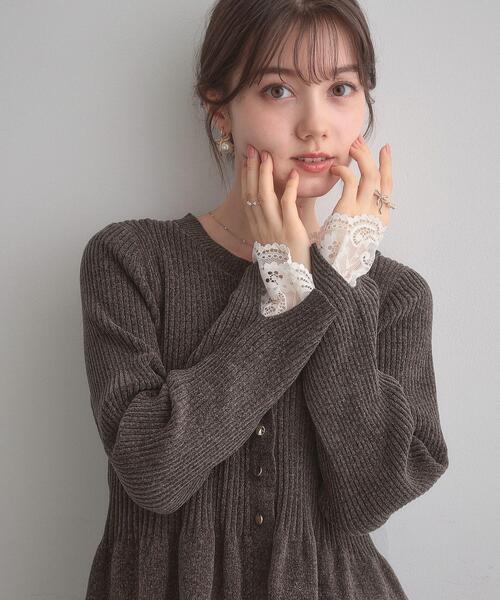 couture brooch（クチュールブローチ）の「【袖口レース・着映え】短毛モールペプラム カーデ（カーディガン/ボレロ・レディース・アイボリー/ブラウン系その他/ネイビー/ピンク系・36/38/42）」の3枚目の写真