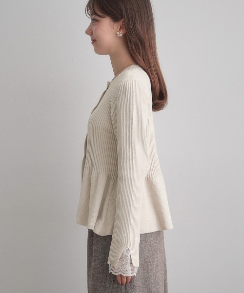 couture brooch（クチュールブローチ）の「【袖口レース・着映え】短毛モールペプラム カーデ（カーディガン/ボレロ・レディース・アイボリー/ブラウン系その他/ネイビー/ピンク系・36/38/42）」の11枚目の写真