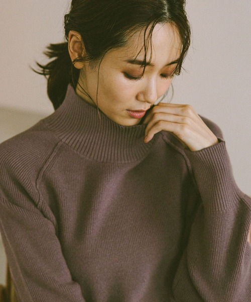 GLOBAL WORK（グローバルワーク）の「メルティハイネックアゼプルオーバー/581157（ニット/セーター・レディース・マスタード/グレー系その他7/レッド/ブラック/ブラウン系その他4/ホワイト系その他6/ライトピンク/ライトブルー/ライトイエロー・LARGE/SMALL/MEDIUM）」の5枚目の写真