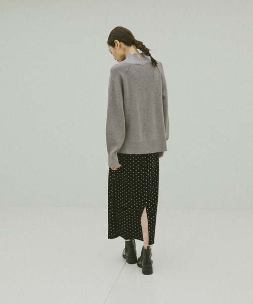 GLOBAL WORK（グローバルワーク）の「メルティハイネックアゼプルオーバー/581157（ニット/セーター・レディース・マスタード/グレー系その他7/レッド/ブラック/ブラウン系その他4/ホワイト系その他6/ライトピンク/ライトブルー/ライトイエロー・LARGE/SMALL/MEDIUM）」の16枚目の写真