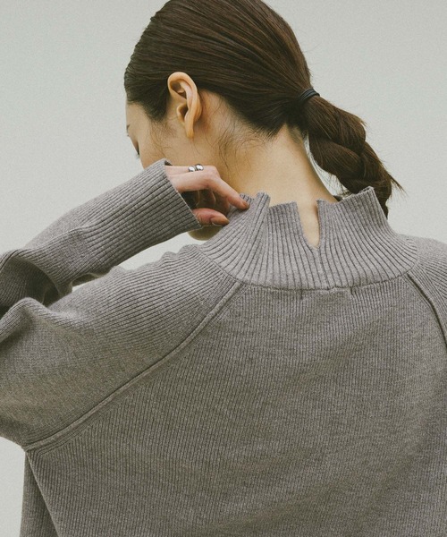 GLOBAL WORK（グローバルワーク）の「メルティハイネックアゼプルオーバー/581157（ニット/セーター・レディース・マスタード/グレー系その他7/レッド/ブラック/ブラウン系その他4/ホワイト系その他6/ライトピンク/ライトブルー/ライトイエロー・LARGE/SMALL/MEDIUM）」の12枚目の写真