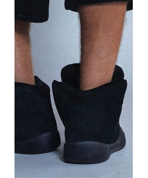 ERL(イーアールエル)の「UNISEX SUEDE MID VAMP SNEAKERS(スニーカー・メンズ・ブラック・9/10/8)」の3枚目の写真