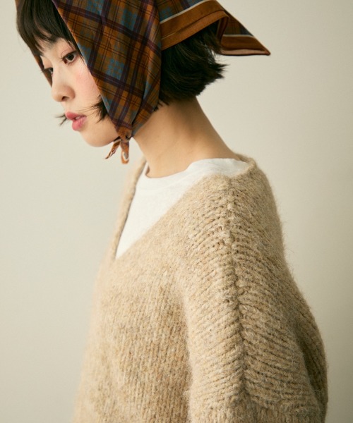 full/fill.(フルフィル)の「mix yarn v neck knit / ミックスヤーンVネックニット(ニット/セーター・レディース・パープル/ベージュ/グレー・FREE)」の14枚目の写真