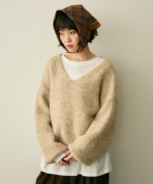 full/fill.(フルフィル)の「mix yarn v neck knit / ミックスヤーンVネックニット(ニット/セーター・レディース・パープル/ベージュ/グレー・FREE)」の7枚目の写真