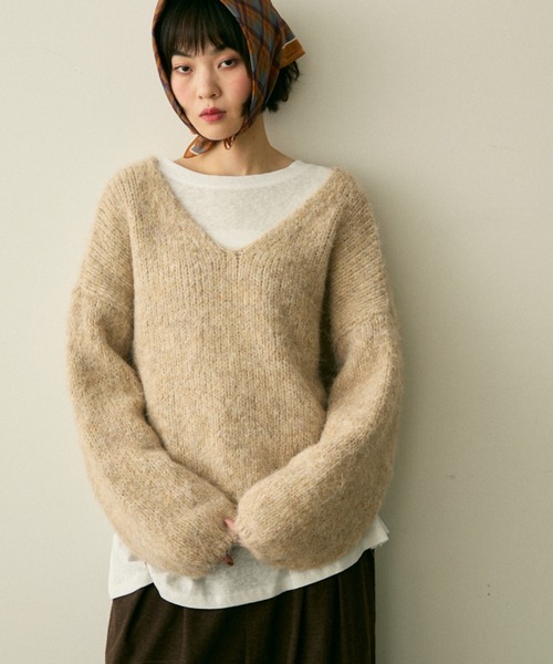 full/fill.(フルフィル)の「mix yarn v neck knit / ミックスヤーンVネックニット(ニット/セーター・レディース・パープル/ベージュ/グレー・FREE)」の6枚目の写真