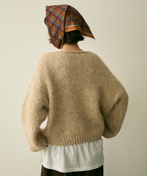 full/fill.(フルフィル)の「mix yarn v neck knit / ミックスヤーンVネックニット(ニット/セーター・レディース・パープル/ベージュ/グレー・FREE)」の10枚目の写真