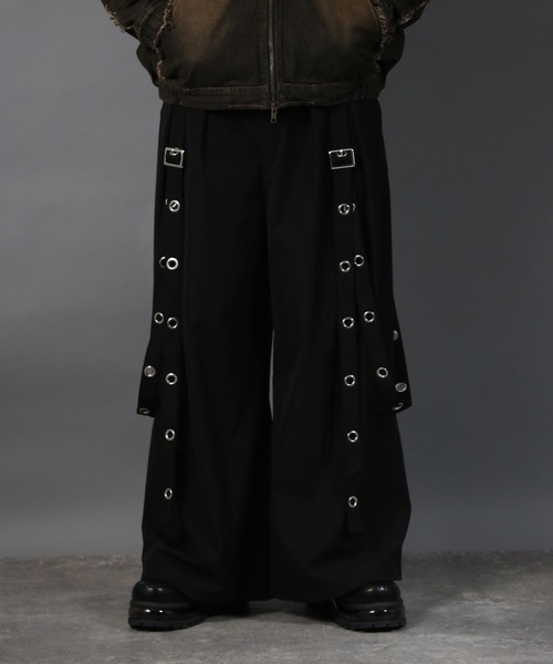 NYLAUS(ナイラス)の「【NYS】EYELET アイレットサスペンダー付き スカンツ スカートパンツ ワイド袴パンツ レディース メンズ(スラックス・メンズ・ブラック・M/L)」の2枚目の写真