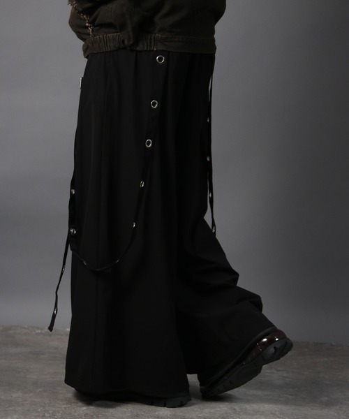 NYLAUS(ナイラス)の「【NYS】EYELET アイレットサスペンダー付き スカンツ スカートパンツ ワイド袴パンツ レディース メンズ(スラックス・メンズ・ブラック・M/L)」の5枚目の写真