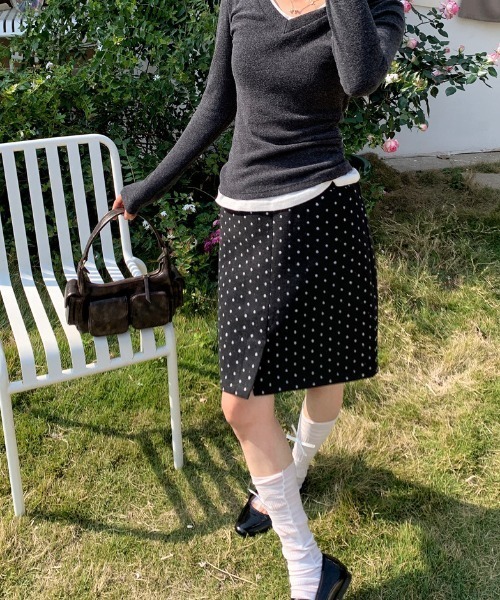 gossip!ロサンゼルス(ゴシップロサンゼルス)の「スリットアクセント ドット柄ミニスカート(スカート・レディース・ブラック・S/M/L)」の9枚目の写真
