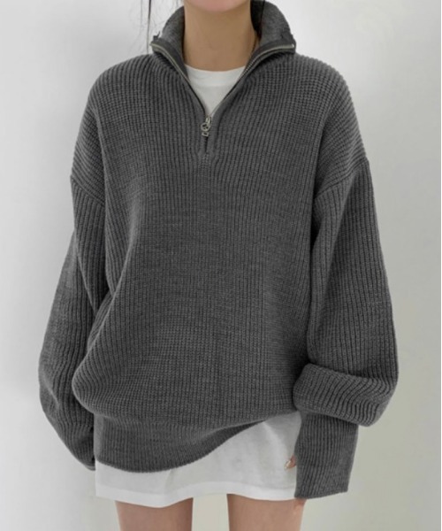 AMELY(エミリー)の「ハーフジップ オーバーサイズニットトップス(ニット/セーター・レディース・ブラック/ベージュ/グレー・フリー)」の3枚目の写真