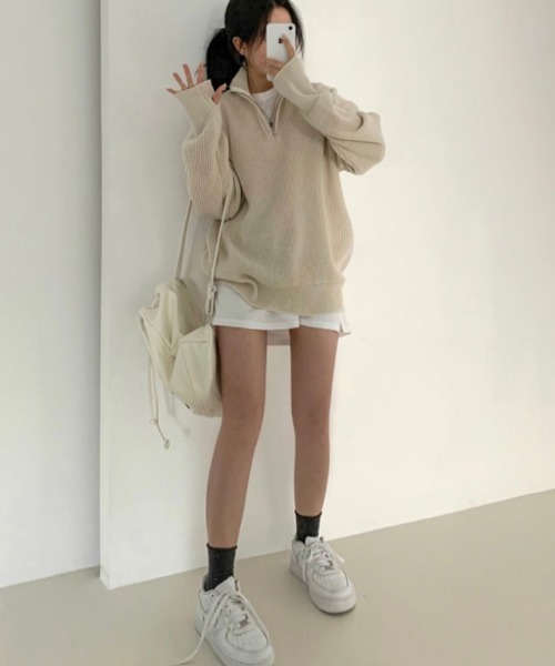 AMELY(エミリー)の「ハーフジップ オーバーサイズニットトップス(ニット/セーター・レディース・ブラック/ベージュ/グレー・フリー)」の7枚目の写真