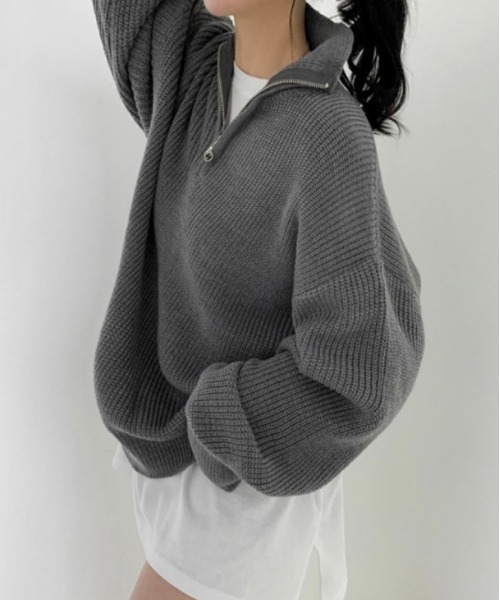 AMELY(エミリー)の「ハーフジップ オーバーサイズニットトップス(ニット/セーター・レディース・ブラック/ベージュ/グレー・フリー)」の9枚目の写真