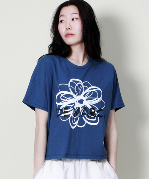 DEMARC（ドゥマーク）の「フレンチスリーブドマークフラワーセミクロップ半袖Tシャツブルー（Tシャツ/カットソー・レディース・その他・LARGE/MEDIUM）」の10枚目の写真