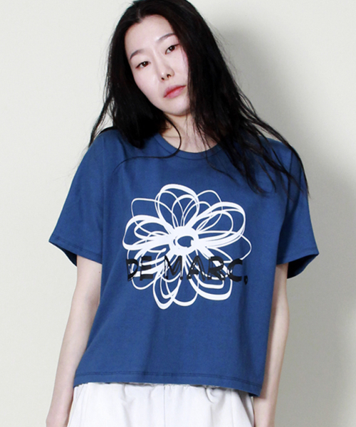 DEMARC（ドゥマーク）の「フレンチスリーブドマークフラワーセミクロップ半袖Tシャツブルー（Tシャツ/カットソー・レディース・その他・LARGE/MEDIUM）」の12枚目の写真