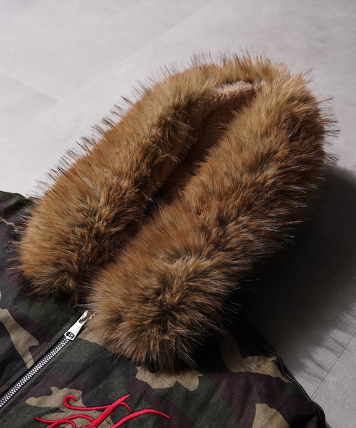 1111clothing(ワンフォークロージング)の「フードファー クロップド 迷彩 ジャケット / Hooded Cropped Camo Jacket(ブルゾン・メンズ・カーキ・M)」の12枚目の写真