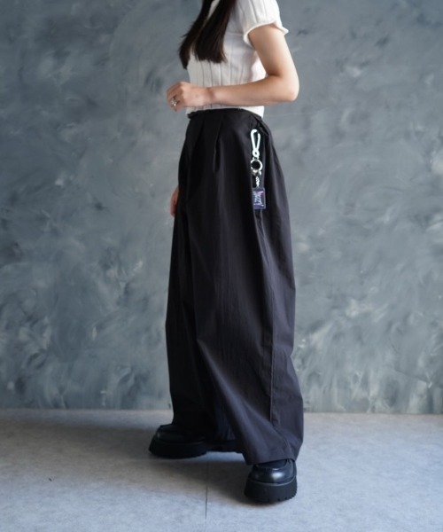NOIZY(ノイジー)の「Over-Wide Leg Pants / コットンナイロン ウエストゴム ルーズワイドパンツ(その他パンツ・メンズ・チャコールグレー/ブラック・LARGE/MEDIUM)」の10枚目の写真
