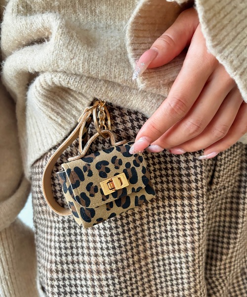 kutir(クティール)の「kutirlune/ヒョウ柄マルチキーホルダー(キーホルダー・レディース・ベージュ/ブラウン・FREE)」の7枚目の写真