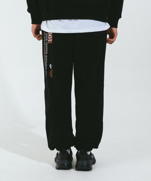 KENDA（ケンダ）の「SLASH LOGO SWEATPANTS (BLACK)（スウェットパンツ・レディース・ブラック・SMALL/MEDIUM/LARGE）」の4枚目の写真