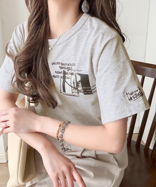 classicalelf(クラシカルエルフ)の「ラフでも品格、シンプルでも存在感。オーガニックコットン 綿100% グラフィック飛び刺繍フォトTシャツ(半袖)(Tシャツ/カットソー・レディース・オフホワイト/杢グレー/チャコール/その他1・X-LARGE/SMALL/MEDIUM/LARGE)」の19枚目の写真