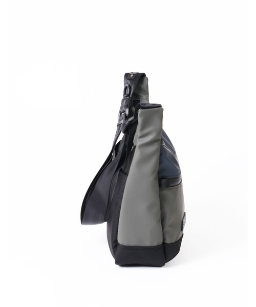 master-piece（マスターピース）の「master-piece / Slick ショルダーバッグ / No.02492（ショルダーバッグ・メンズ・ブラック/グレー/ネイビー・FREE）」の17枚目の写真