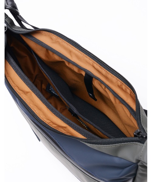 master-piece（マスターピース）の「master-piece / Slick ショルダーバッグ / No.02492（ショルダーバッグ・メンズ・ブラック/グレー/ネイビー・FREE）」の5枚目の写真