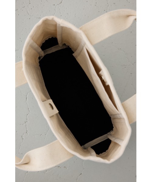 AZUL by moussy（アズールバイマウジー）の「パッチ付きミニトートスクエアバッグ（トートバッグ・メンズ・ホワイト/ブラック/グレー・FREE）」の9枚目の写真