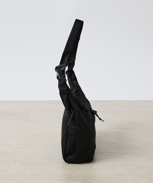 ABAHOUSE(アバハウス)の「【DsBk / ディーエスビーケー】 REGISTER SLING Small/スリングバッグ /ユニセックス 【WEB限定】(バックパック/リュック・メンズ・グレー/ブラック/カーキ/ネイビー・フリー)」の6枚目の写真