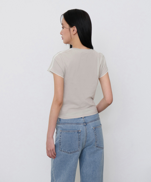 MUSINSA STANDARD WOMAN（ムシンサスタンダードウーマン）の「ウィメンズスリムレーストラックTシャツ[ライトウォームグレー/アイボリー]（Tシャツ/カットソー・レディース・その他・SMALL/MEDIUM/LARGE/X-SMALL）」の2枚目の写真