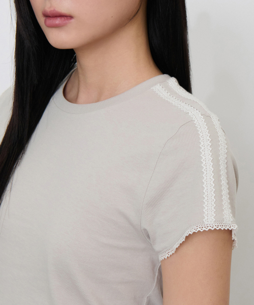 MUSINSA STANDARD WOMAN（ムシンサスタンダードウーマン）の「ウィメンズスリムレーストラックTシャツ[ライトウォームグレー/アイボリー]（Tシャツ/カットソー・レディース・その他・SMALL/MEDIUM/LARGE/X-SMALL）」の3枚目の写真