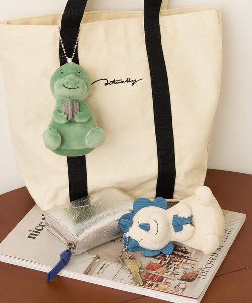 BIRTHDAY BAR（バースデイバー）の「【インフルエンサーakane.企画】Reading Dino Charm Pair Set / 恐竜マスコットチャーム キーホルダー（チャーム・レディース・その他・0）」の9枚目の写真