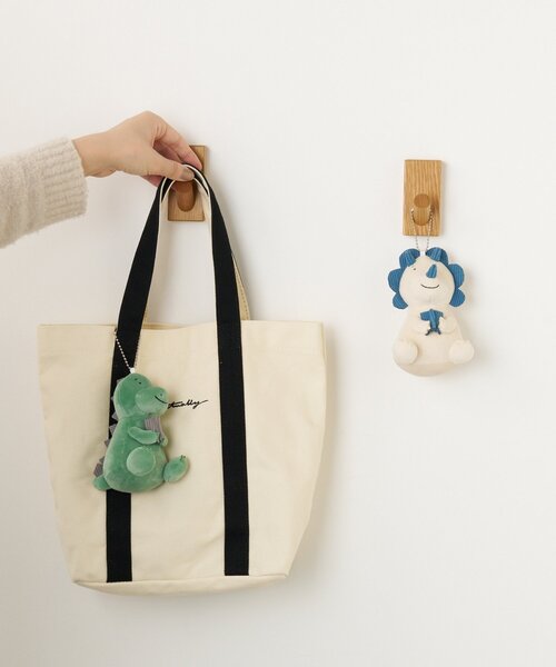 BIRTHDAY BAR（バースデイバー）の「【インフルエンサーakane.企画】Reading Dino Charm Pair Set / 恐竜マスコットチャーム キーホルダー（チャーム・レディース・その他・0）」の10枚目の写真