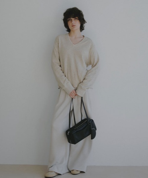 ETRE TOKYO(エトレトウキョウ)の「フラッフィーVネックプルオーバー(Tシャツ/カットソー・レディース・ネイビー/グレー/アイボリー・FREE)」の6枚目の写真