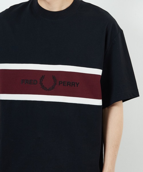 FRED PERRY（フレッドペリー）の「[FRED PERRY/フレッドペリー] ブランドロゴ刺繍 パネルTシャツ（Tシャツ/カットソー・レディース・ブラック/キナリ・S/M/L）」の12枚目の写真