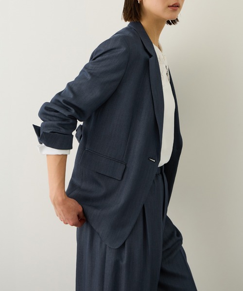 ROPE'(ロペ)の「ウエストシェイプ ベルテッドシングルジャケット/セットアップ対応(テーラードジャケット・レディース・ダークブラウン/ネイビー・38/36)」の7枚目の写真