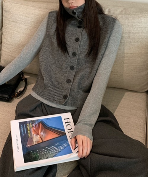 Vipoa(ヴィポア)の「タートルネックツイストセーターベスト(ベスト・レディース・グレー/ベージュ・FREE)」の4枚目の写真