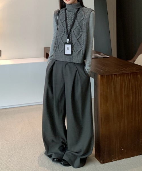 Vipoa(ヴィポア)の「タートルネックツイストセーターベスト(ベスト・レディース・グレー/ベージュ・FREE)」の18枚目の写真