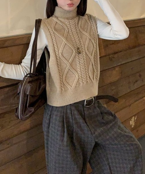 Vipoa(ヴィポア)の「タートルネックツイストセーターベスト(ベスト・レディース・グレー/ベージュ・FREE)」の20枚目の写真