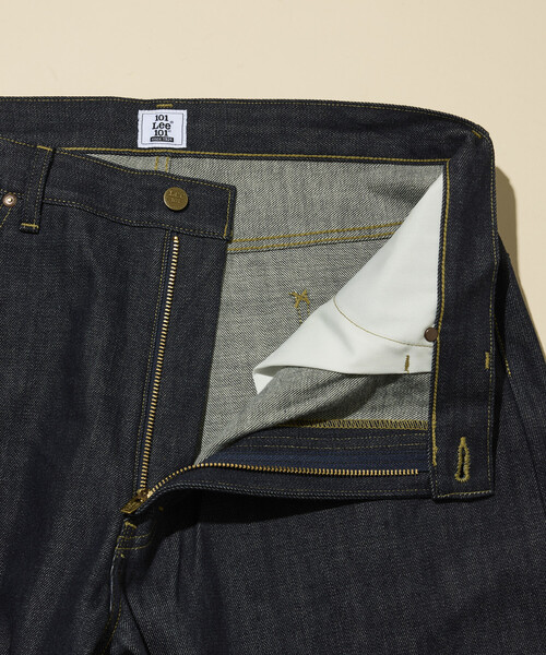 Lee(リー)の「Lee × FREAK'S STORE/リー 別注 RIDERS 101 WIDE LEG/ライダース ワンオーワンジェー ワイドレッグ パンツ デニムパンツ(デニムパンツ・メンズ・ネイビー/インディゴブルー・34/30/32)」の10枚目の写真