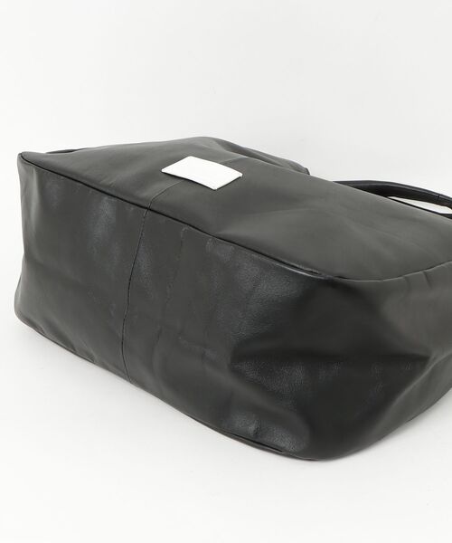 ADAM PATEK（アダムパテック）の「【ADAMPATEK/アダムパテック】water repellent leather one shoulder tote bag/撥水レザーワンショルダートートバッグ（トートバッグ・レディース・ブラック・FREE）」の6枚目の写真