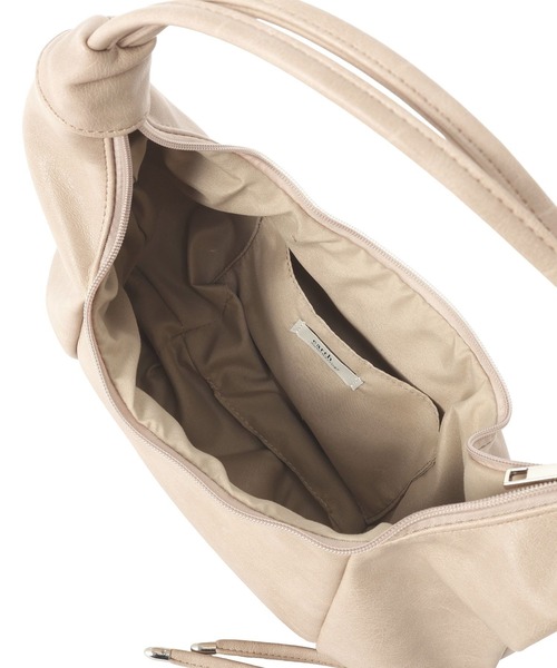 earth music&ecology(アースミュージックアンドエコロジー)の「クロワッサンバッグ(ショルダーバッグ・レディース・キャメル/ブラック/グレイッシュベージュ・FREE)」の15枚目の写真