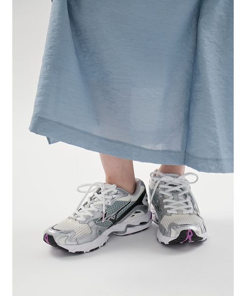 MIZUNO(ミズノ )の「【emmi|Mizuno】WAVE RIDER 10(スニーカー・レディース・ホワイト・23/23.5/24/24.5/25)」の8枚目の写真