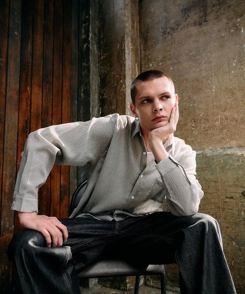 Regen Glanz(レーゲングランツ)の「crinkle texture relaxed shirt / クリンクルテクスチャーリラックスシャツ(シャツ/ブラウス・メンズ・ライトホワイト/ブラック/ブルー・MEDIUM/LARGE/SMALL)」の15枚目の写真