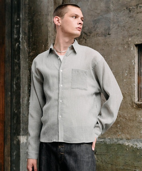 Regen Glanz(レーゲングランツ)の「crinkle texture relaxed shirt / クリンクルテクスチャーリラックスシャツ(シャツ/ブラウス・メンズ・ライトホワイト/ブラック/ブルー・MEDIUM/LARGE/SMALL)」の6枚目の写真