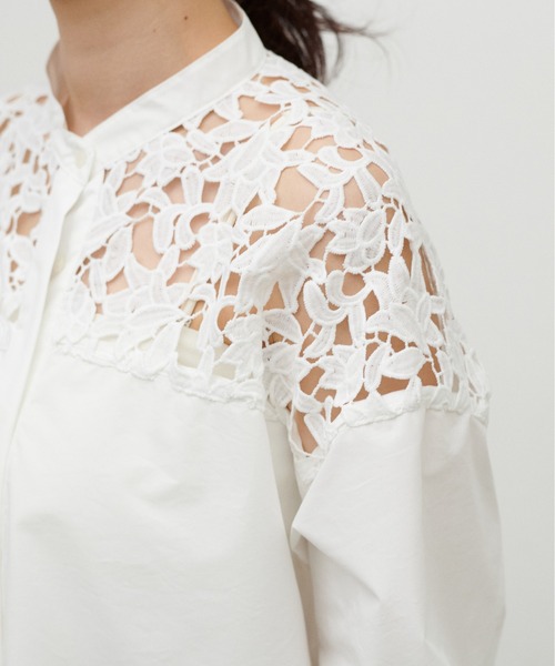 LARUTA(ラルータ)の「【LARUTA】刺繍レース切替シャツ(シャツ/ブラウス・レディース・オフホワイト/ストライプ/ネイビー/ダークブラウン・FREE)」の11枚目の写真