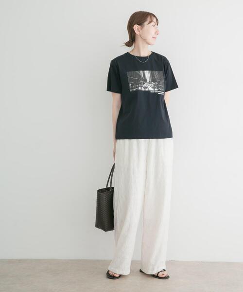 ITEMS URBANRESEARCH(アイテムズ アーバンリサーチ)の「箔プリントフォトTシャツ(Tシャツ/カットソー・レディース・ホワイト系その他/ブラウン/ホワイト/ネイビー・FREE)」の21枚目の写真