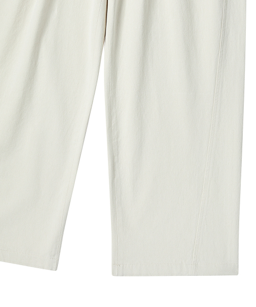 Beyond Closet（-）の「[COLLECTION LINE] ストラクチャードコットンカーブパンツクリーム（その他パンツ・メンズ・その他・LARGE/MEDIUM）」の6枚目の写真