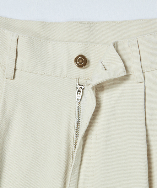 Beyond Closet（-）の「[COLLECTION LINE] ストラクチャードコットンカーブパンツクリーム（その他パンツ・メンズ・その他・LARGE/MEDIUM）」の7枚目の写真