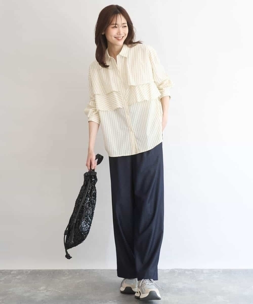 MK MICHEL KLEIN（エムケーミッシェルクラン）の「[洗える]ティアードフリルストライプ柄シャツブラウス（シャツ/ブラウス・レディース・ダークインディゴブルー/クリーム/アイボリー・38）」の17枚目の写真